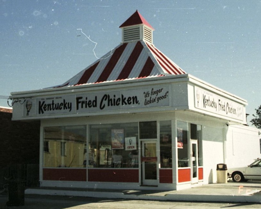 30 Vintage Photos Of Fast Food Restaurants Over The Years